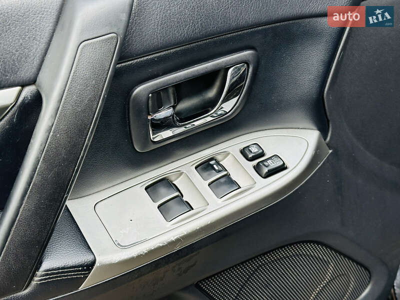 Внедорожник / Кроссовер Mitsubishi Pajero 2007 в Харькове