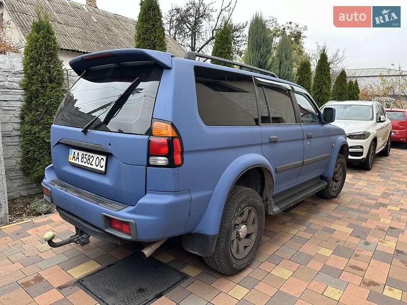 Позашляховик / Кросовер Mitsubishi Pajero 2001 в Києві