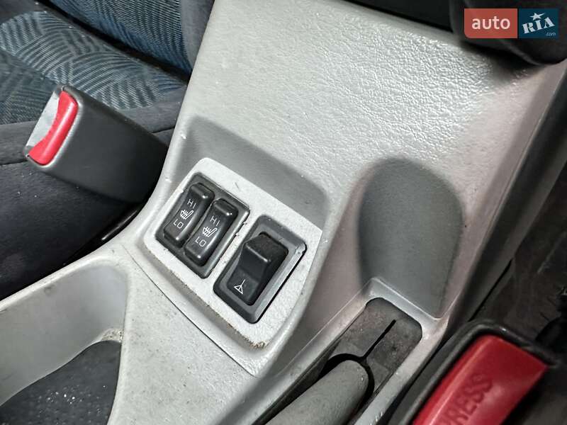 Позашляховик / Кросовер Mitsubishi Pajero 2001 в Києві