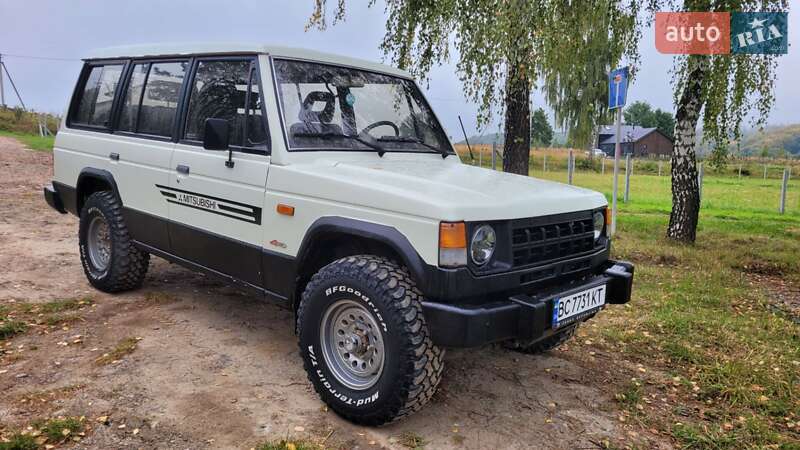 Позашляховик / Кросовер Mitsubishi Pajero 1989 в Львові фото 7 Позашляховик / Кросовер Mitsubishi Pajero 1989 в Львові