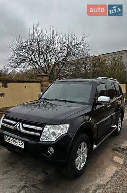 Внедорожник / Кроссовер Mitsubishi Pajero 2007 в Чернигове