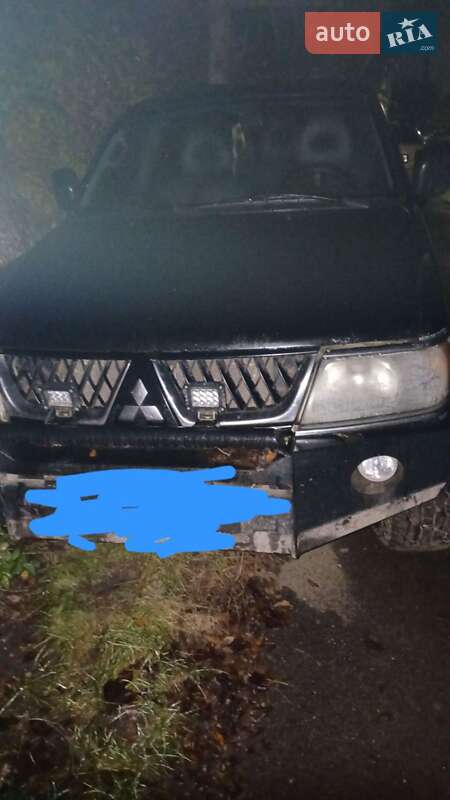 Mitsubishi Pajero 2003