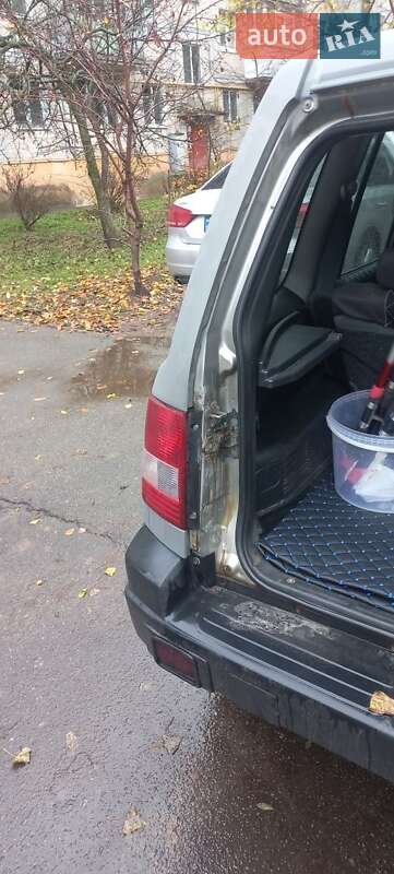 Позашляховик / Кросовер Mitsubishi Pajero 2002 в Києві