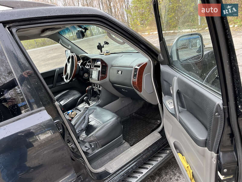Позашляховик / Кросовер Mitsubishi Pajero 2006 в Рівному