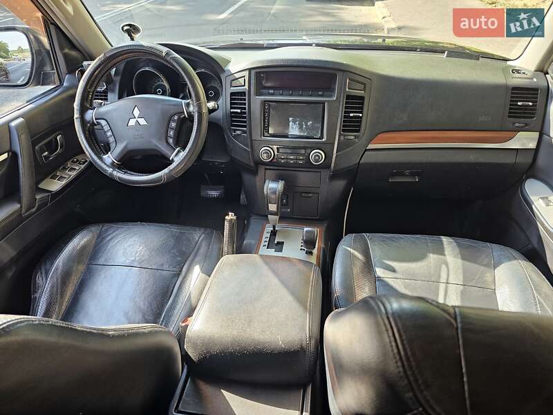 Внедорожник / Кроссовер Mitsubishi Pajero 2007 в Измаиле