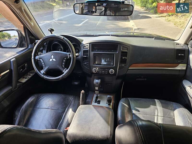 Внедорожник / Кроссовер Mitsubishi Pajero 2007 в Измаиле