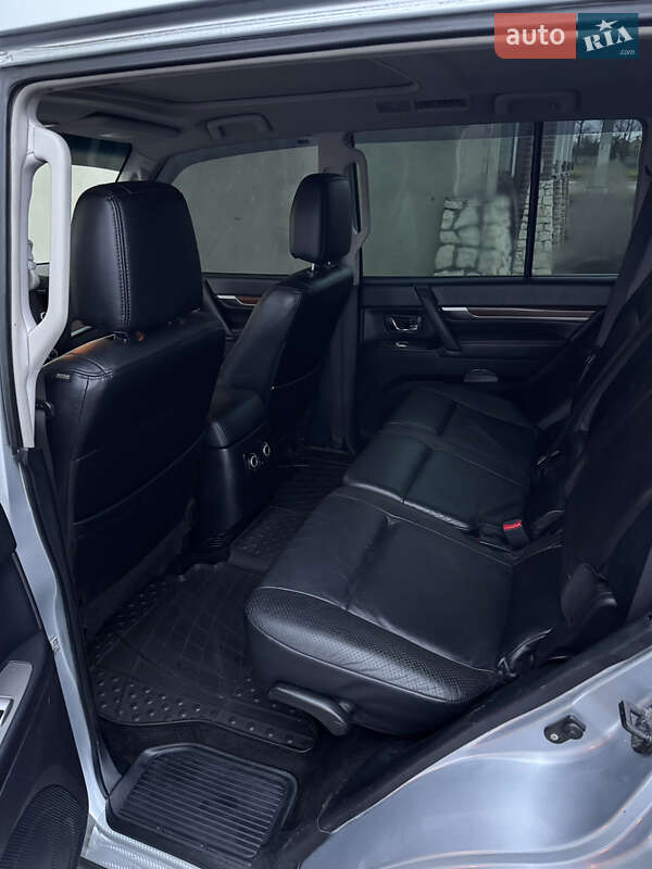 Внедорожник / Кроссовер Mitsubishi Pajero 2007 в Мостиске