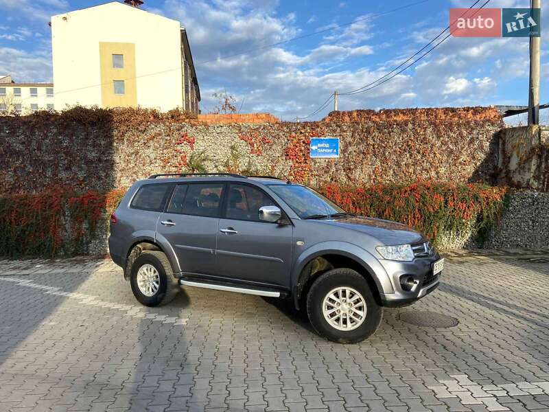 Позашляховик / Кросовер Mitsubishi Pajero 2013 в Чернівцях фото 18 Позашляховик / Кросовер Mitsubishi Pajero 2013 в Чернівцях
