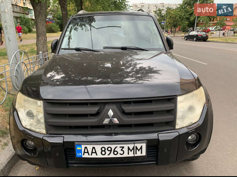 Внедорожник / Кроссовер Mitsubishi Pajero 2008 в Киеве