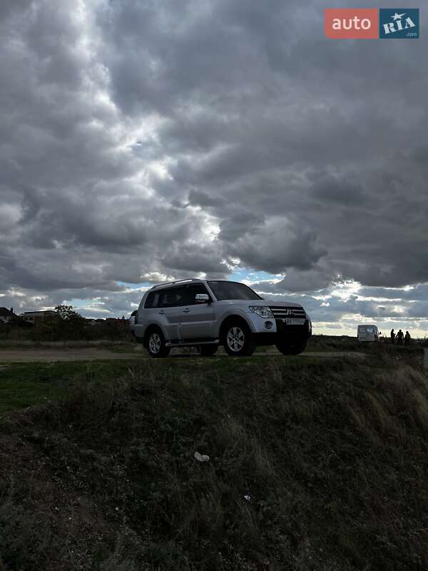 Внедорожник / Кроссовер Mitsubishi Pajero 2007 в Николаеве фото 4 Внедорожник / Кроссовер Mitsubishi Pajero 2007 в Николаеве
