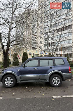 Внедорожник / Кроссовер Mitsubishi Pajero 2006 в Киеве