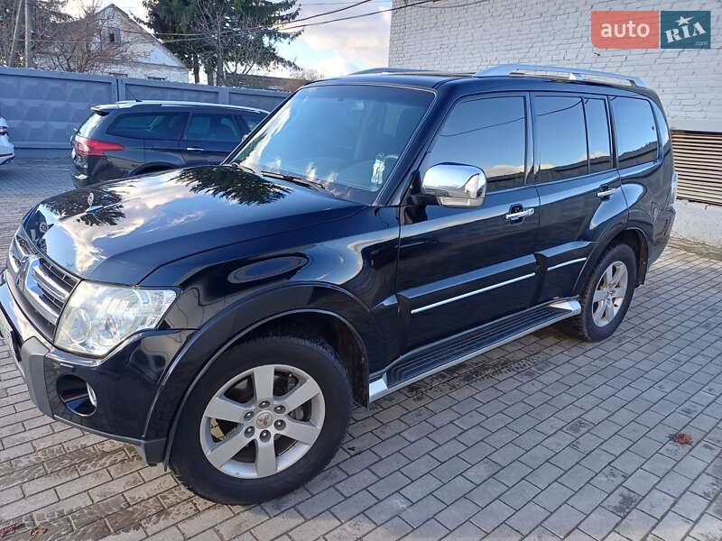 Позашляховик / Кросовер Mitsubishi Pajero 2008 в Горохові