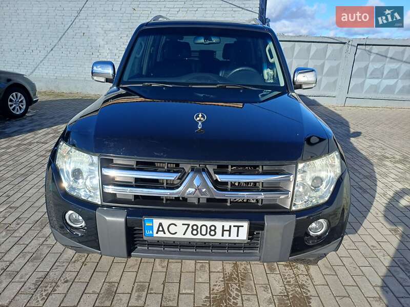 Позашляховик / Кросовер Mitsubishi Pajero 2008 в Горохові