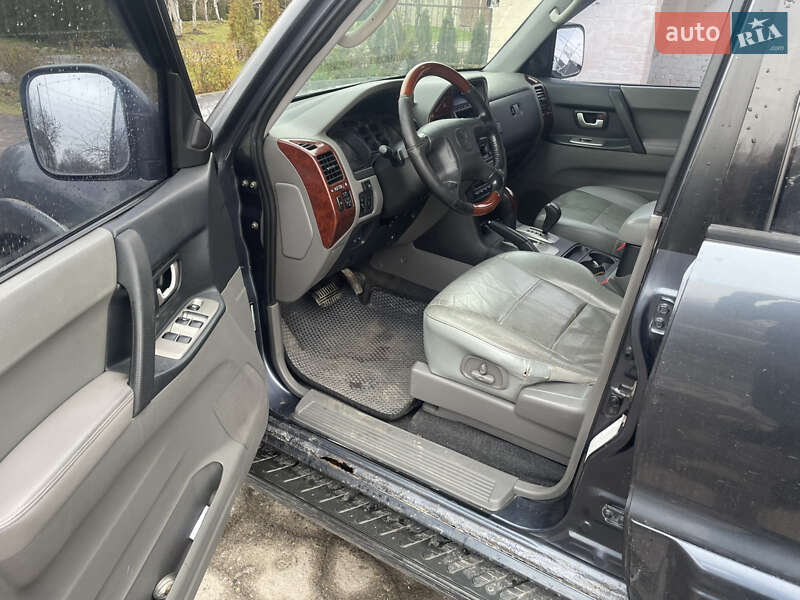 Позашляховик / Кросовер Mitsubishi Pajero 2006 в Львові