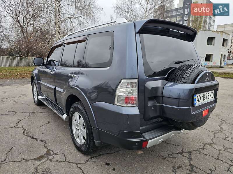 Позашляховик / Кросовер Mitsubishi Pajero 2007 в Харкові
