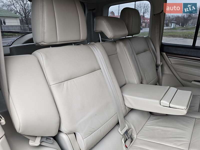 Позашляховик / Кросовер Mitsubishi Pajero 2007 в Харкові