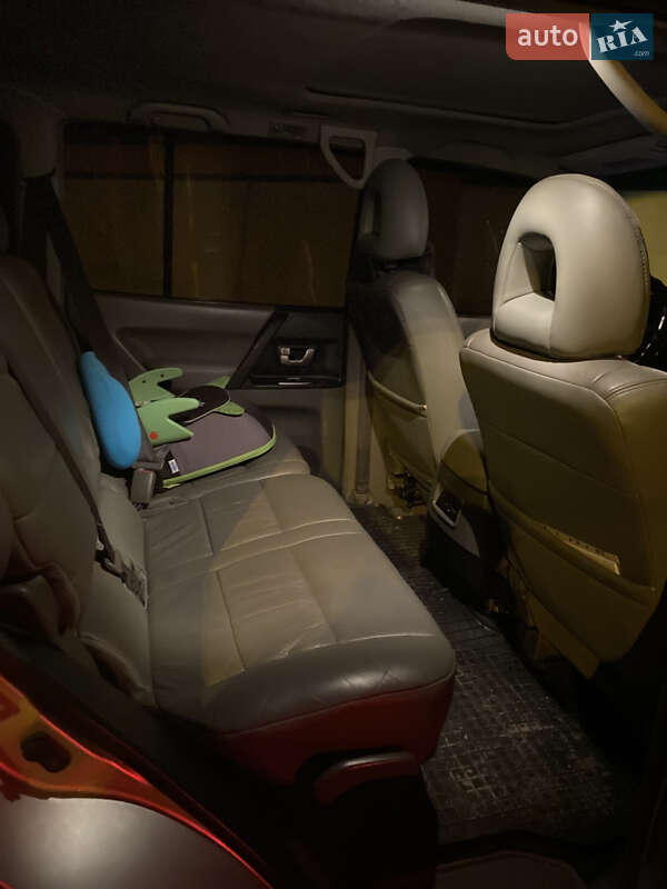 Внедорожник / Кроссовер Mitsubishi Pajero 2003 в Одессе фото 9 Внедорожник / Кроссовер Mitsubishi Pajero 2003 в Одессе