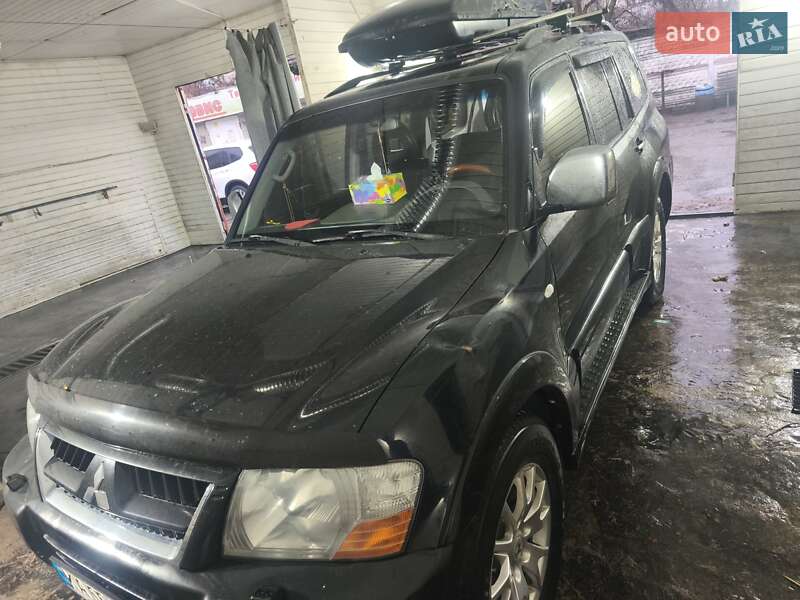 Позашляховик / Кросовер Mitsubishi Pajero 2005 в Києві