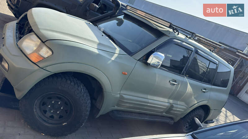 Mitsubishi Pajero 2001