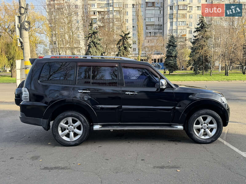 Позашляховик / Кросовер Mitsubishi Pajero 2007 в Одесі