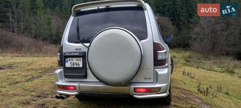 Внедорожник / Кроссовер Mitsubishi Pajero 2001 в Хусте