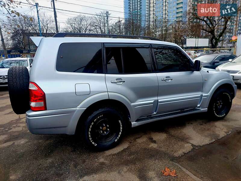 Внедорожник / Кроссовер Mitsubishi Pajero 2003 в Одессе