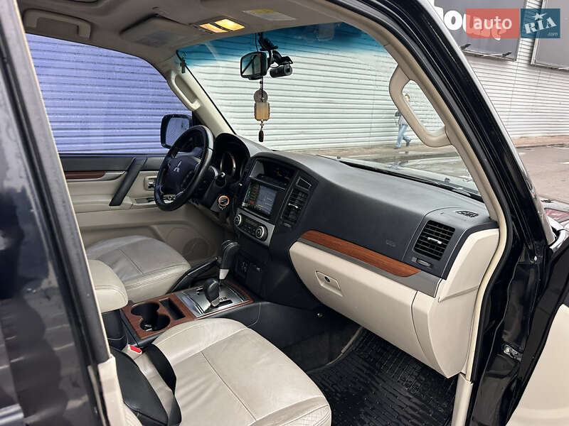 Внедорожник / Кроссовер Mitsubishi Pajero 2007 в Полтаве