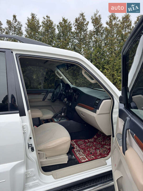 Внедорожник / Кроссовер Mitsubishi Pajero 2007 в Львове