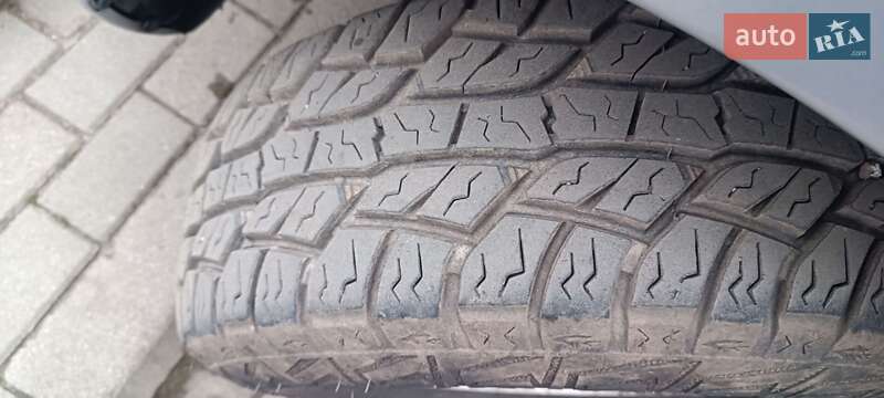 Внедорожник / Кроссовер Mitsubishi Pajero 2005 в Нововолынске