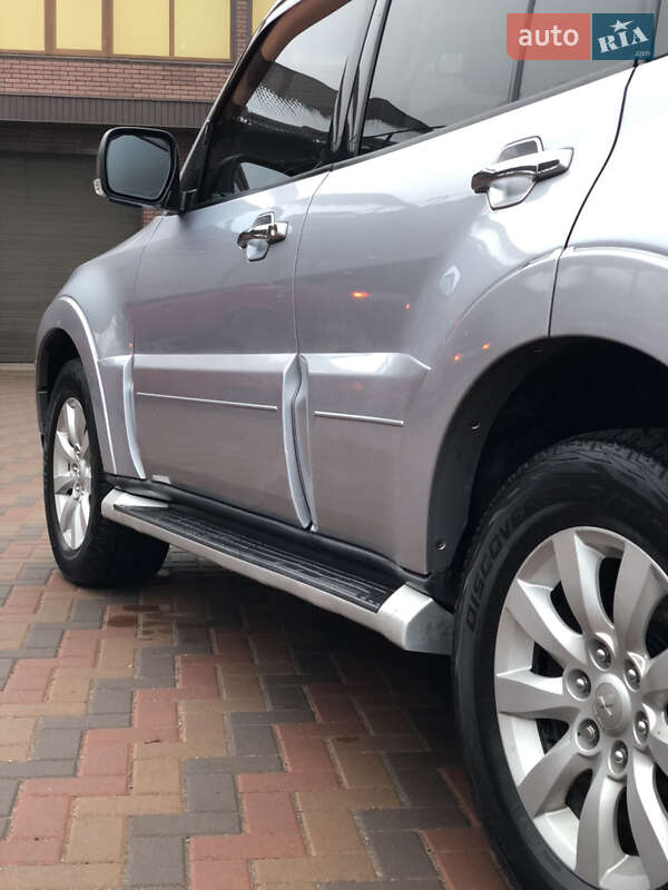 Внедорожник / Кроссовер Mitsubishi Pajero 2007 в Козельце