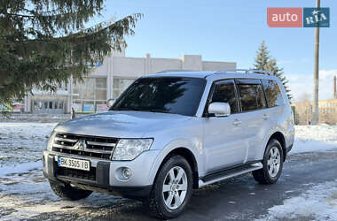Позашляховик / Кросовер Mitsubishi Pajero 2007 в Рівному