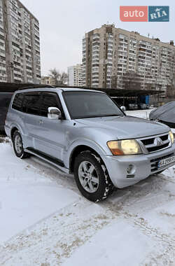 Внедорожник / Кроссовер Mitsubishi Pajero 2006 в Киеве