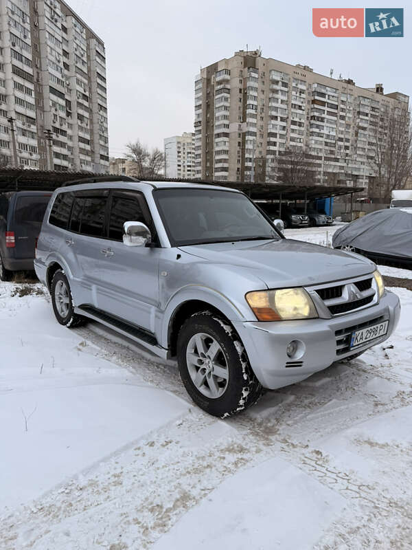 Mitsubishi Pajero 2006