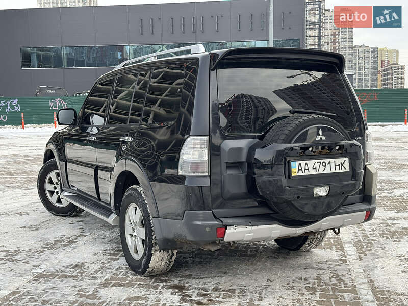 Позашляховик / Кросовер Mitsubishi Pajero 2008 в Києві