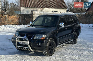 Внедорожник / Кроссовер Mitsubishi Pajero 2005 в Дубно