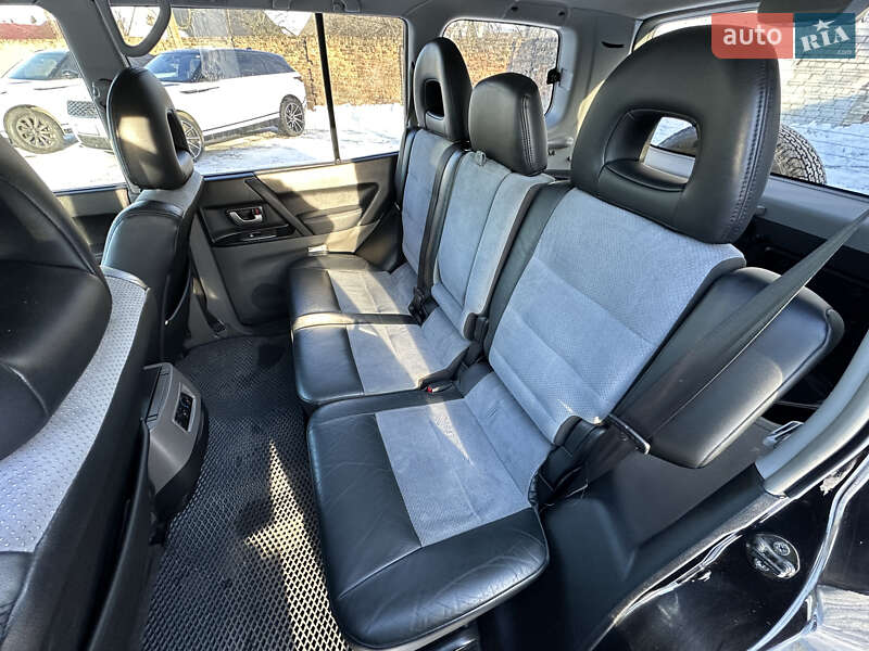 Позашляховик / Кросовер Mitsubishi Pajero 2005 в Дубні