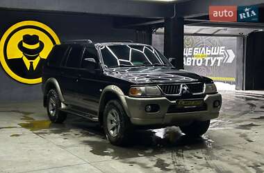 Внедорожник / Кроссовер Mitsubishi Pajero 2005 в Черновцах