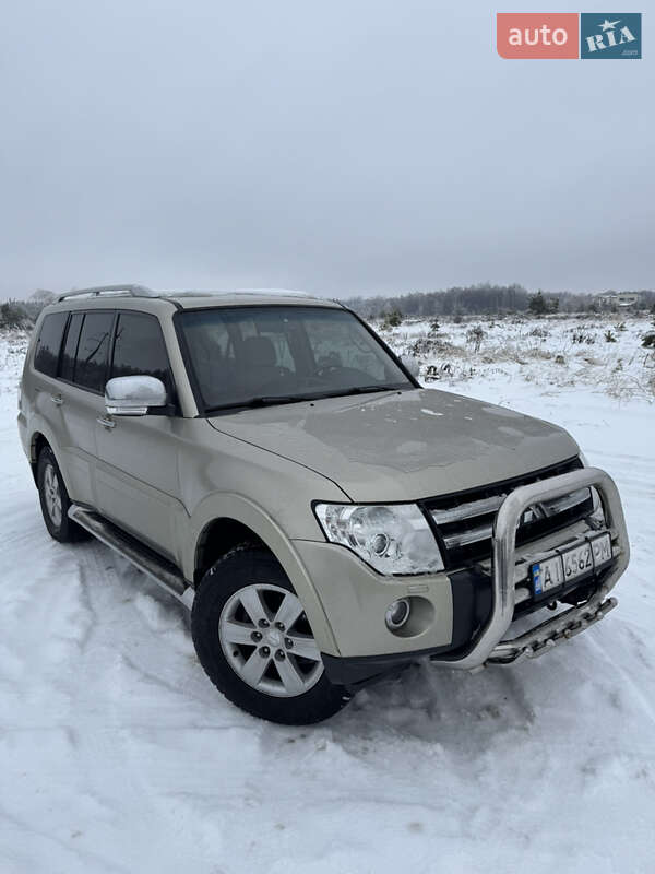 Mitsubishi Pajero 2008