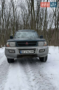 Внедорожник / Кроссовер Mitsubishi Pajero 2002 в Здолбунове
