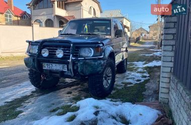 Позашляховик / Кросовер Mitsubishi Pajero 1995 в Чернівцях