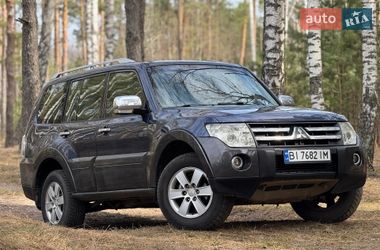 Позашляховик / Кросовер Mitsubishi Pajero 2007 в Сарнах