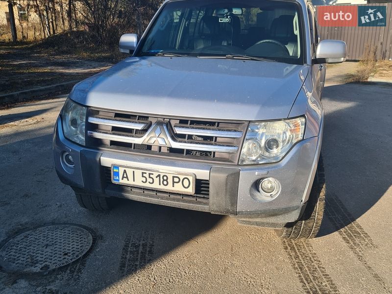 Внедорожник / Кроссовер Mitsubishi Pajero 2007 в Буче