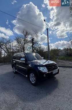 Позашляховик / Кросовер Mitsubishi Pajero 2007 в Дніпрі