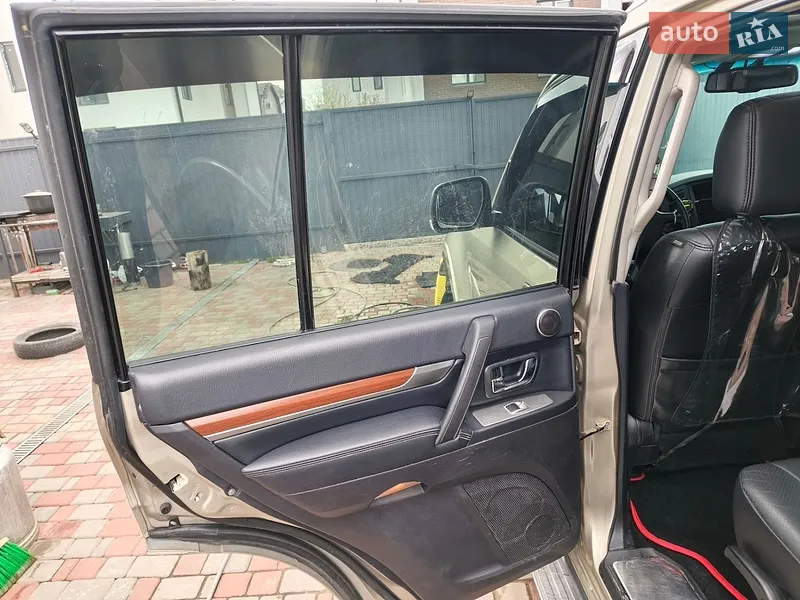 Mitsubishi Pajero 2008 VIN JMBLYV97W8J003011 фото оголошення 9 з 60