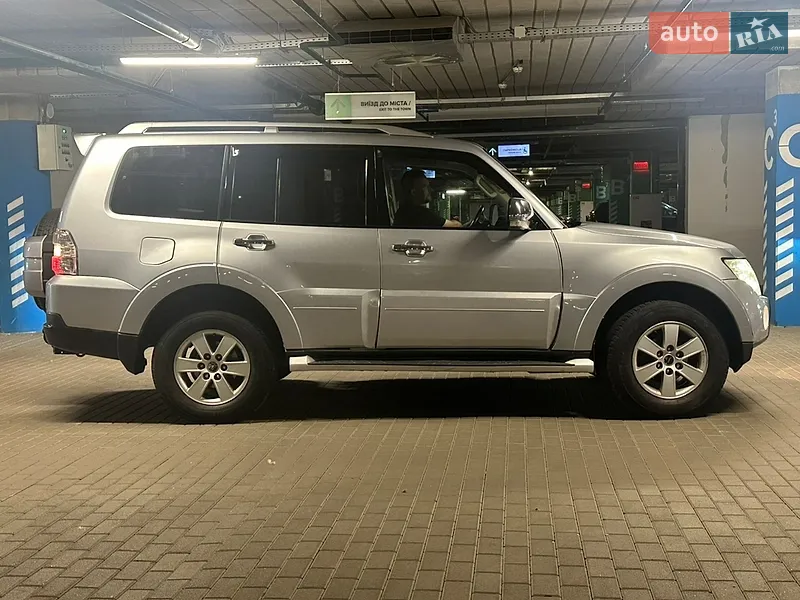 Mitsubishi Pajero 2007 VIN JMYLRV93W7J718360 фото оголошення 2 з 53