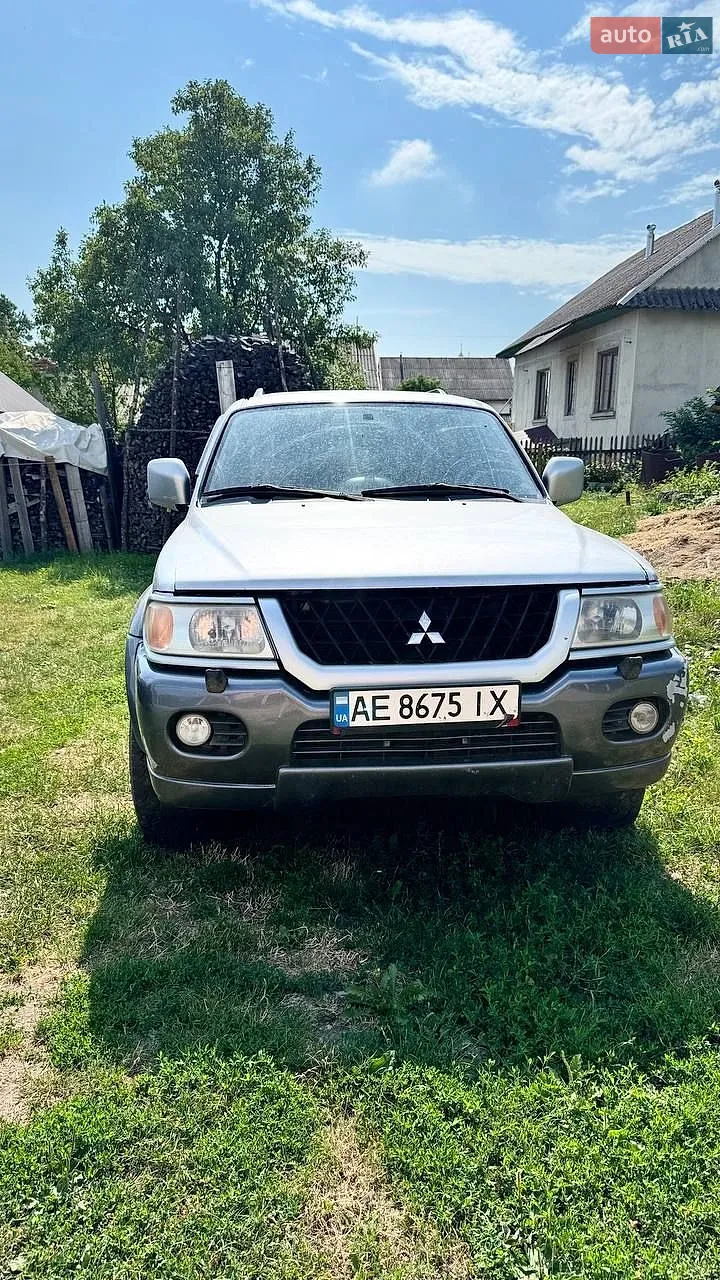 Mitsubishi Pajero 2010 VIN JMYLRV95WAJ702942 фото оголошення 4 з 23