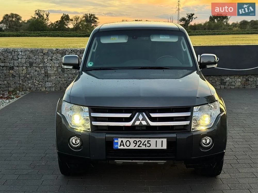 2010 Mitsubishi Pajero - мініатюра 7