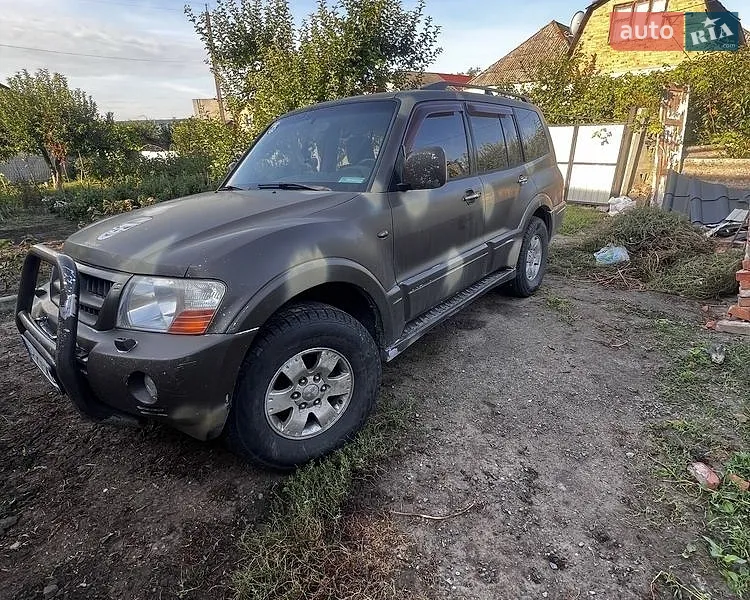 Mitsubishi Pajero 2004