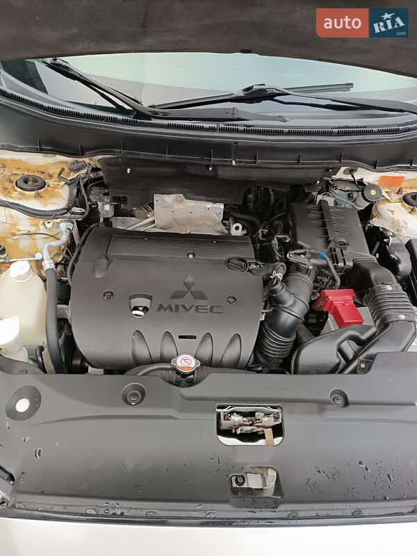 Внедорожник / Кроссовер Mitsubishi RVR 2015 в Павлограде фото 17 Внедорожник / Кроссовер Mitsubishi RVR 2015 в Павлограде