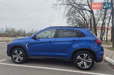 Позашляховик / Кросовер Mitsubishi RVR 2020 в 